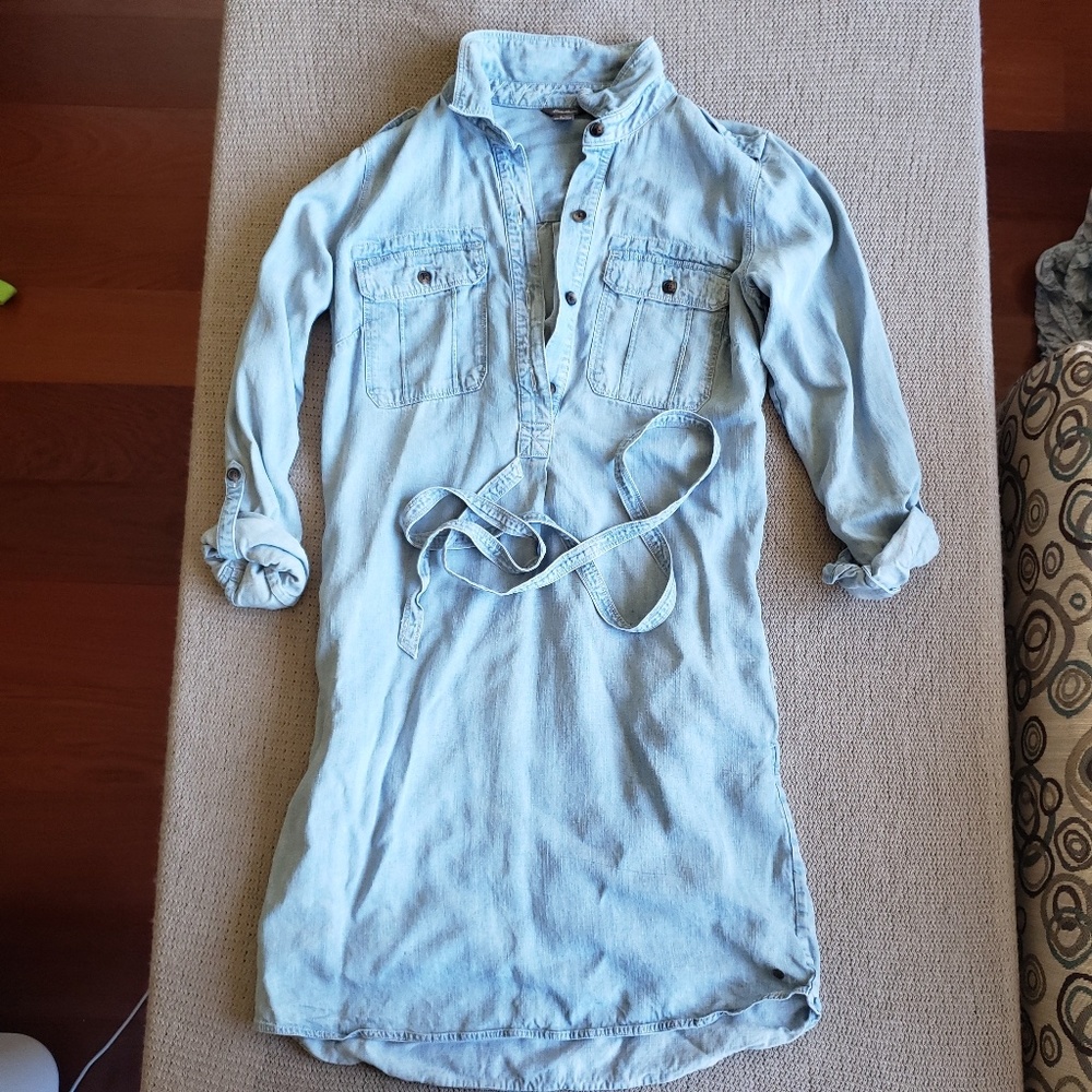 Dress with waist tie